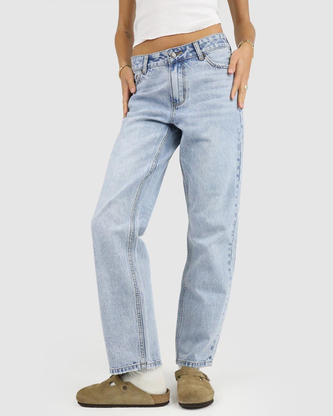 Mid Rise Straight Leg Jean : Vintage Blue - 4