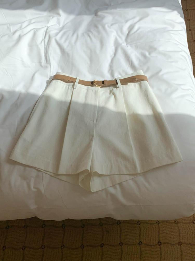 벨트 핀턱 반바지