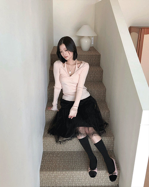 클라우드이모션 [한정세일] [ 발레 꼬임🩰 ] 샬럿 바스트 트위스트 트임 TOP