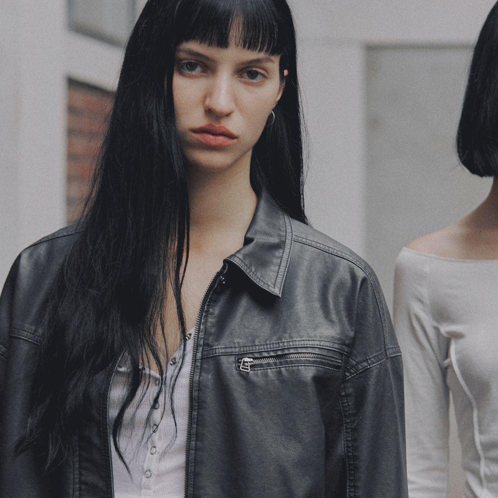 BLACK DISTRESSED LEATHER JACKET_OVERFIT (Black)