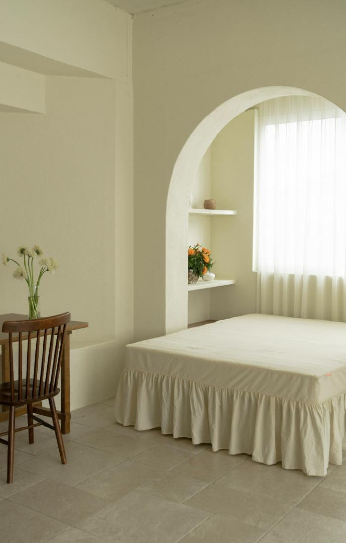 크림 베드 스커트