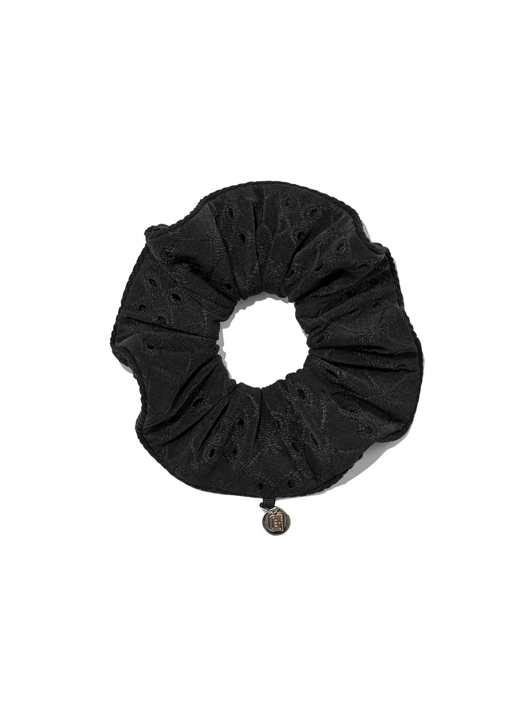 CHARM SCRUNCHIE (BLACK)