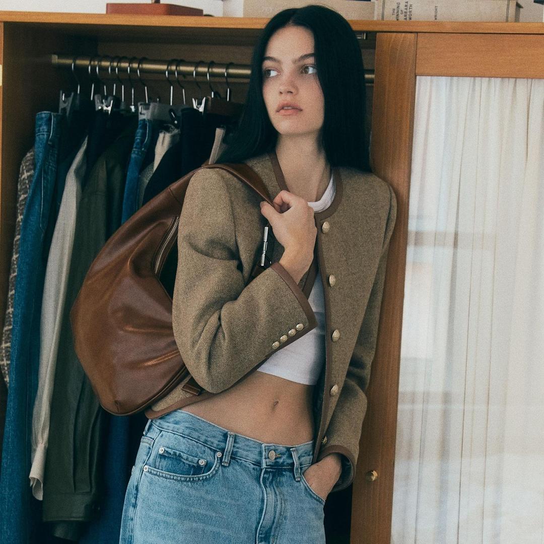 [HAGO단독판매] UNBALANCE HOBO BAG (2colors)