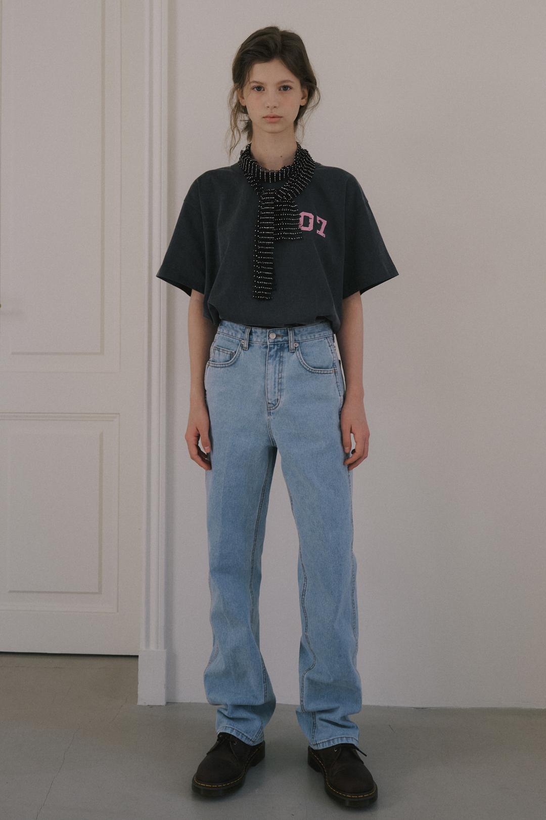 CREASE LINE STRAIGHT DENIM_LIGHT BLUE