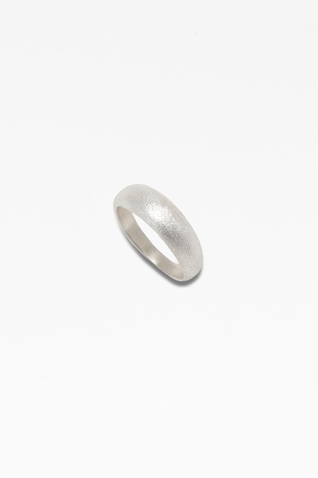 basic bold ring (rough)