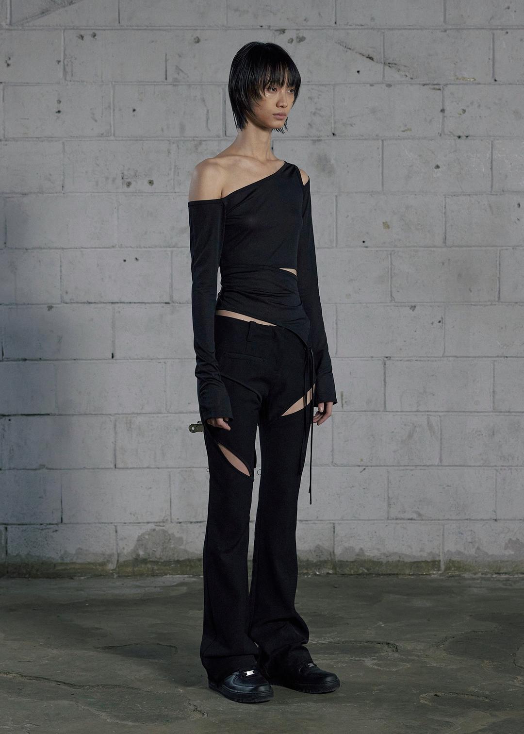 LEG SLIT BOOTS CUT PANTS, BLACK