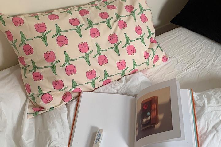 retro tulip pillowcase