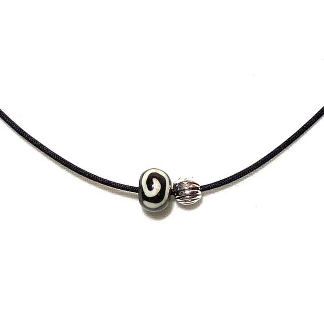 우각 stripe 볼 목걸이