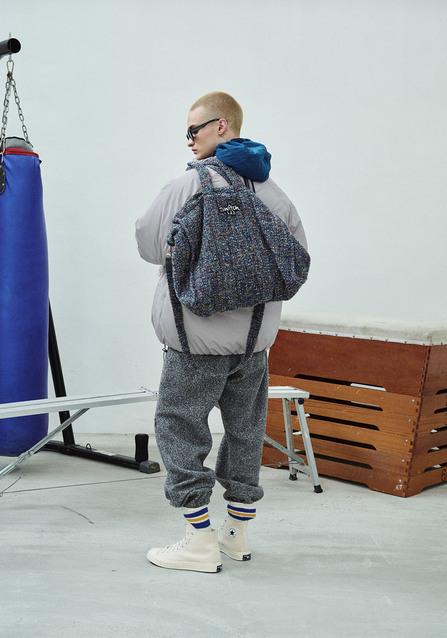 울 패딩 크로스백(블루)_SXF3AB02BU