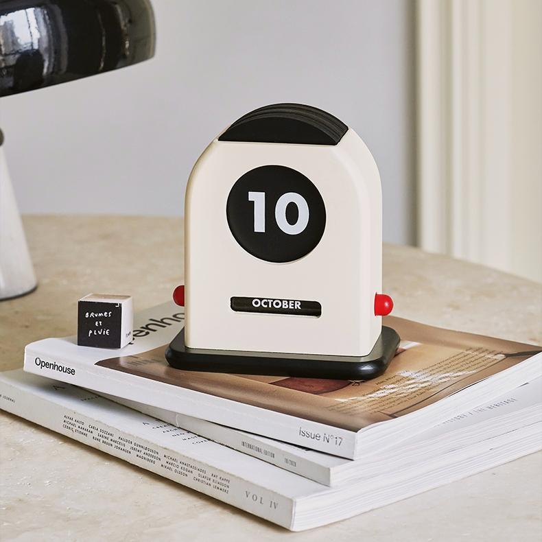 쿤스트라움 빈티지 카드 인테리어 우드 만년 달력 캘린더 오브제