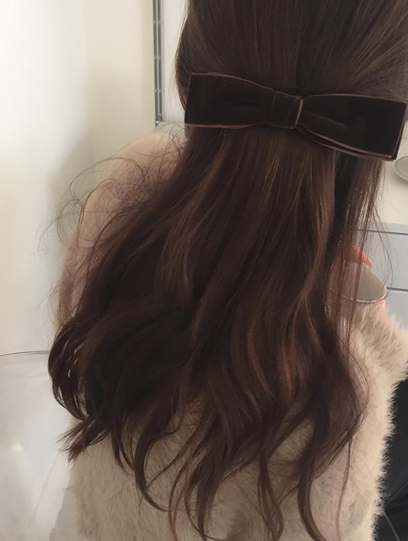 moat double ribbon pin