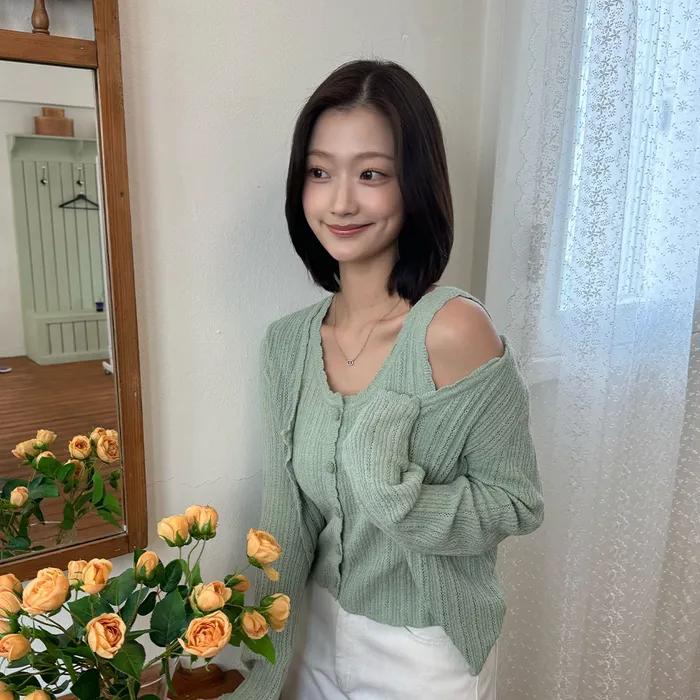 [SET] 펀칭 니트 가디건 & 슬리브리스 민트그린 MDCD059MINTGREEN