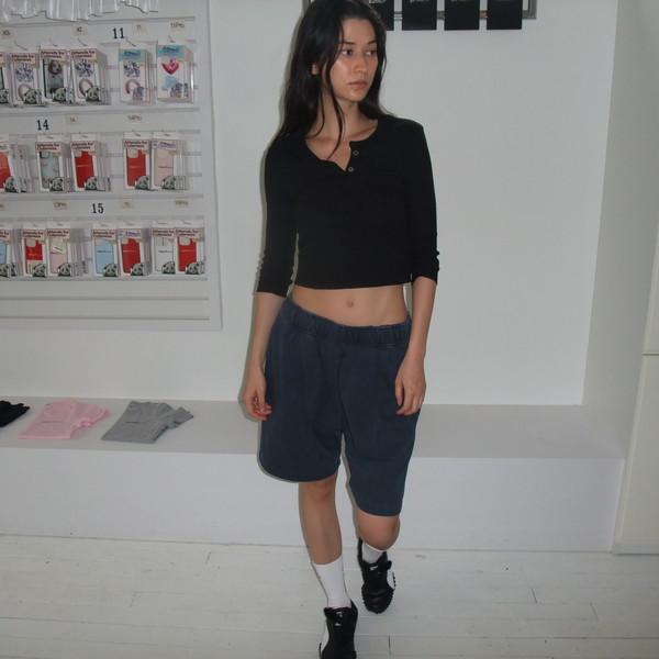 Archie Punching Sleeve Top (Black)