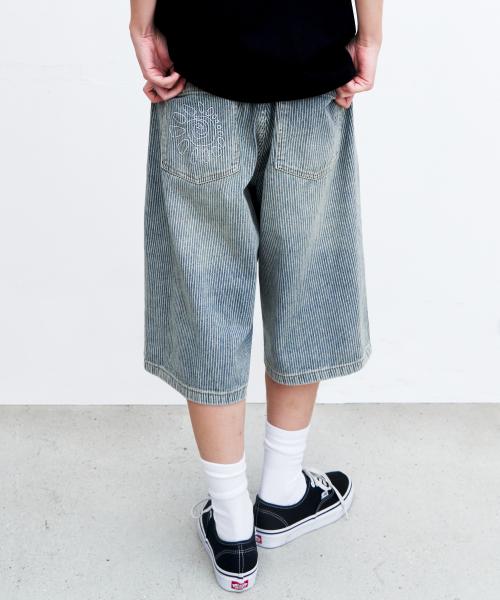 스트라이프 아트워크 버뮤다 팬츠 (라이트 블루)