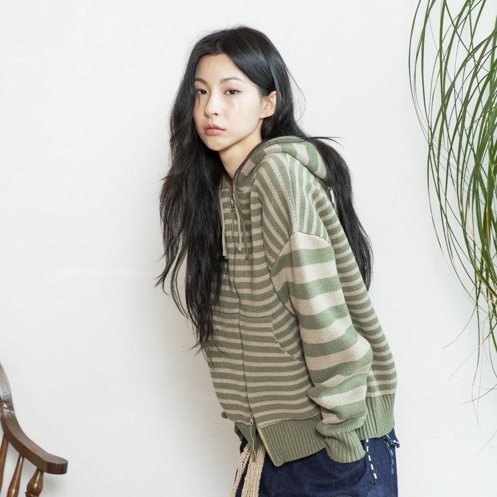 WXK008 언발란스 스트라이프  니트 후드 집업 (KHAKI)