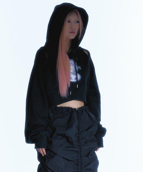 223 컷아웃 로고 크롭 후디 - 블랙