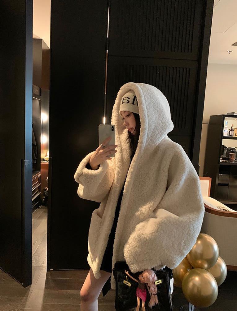 [더누베]드롭 에코 양털 후드 퍼 코트
