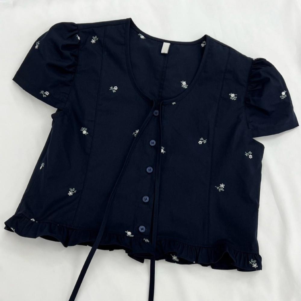 플라워 자수 퍼프 크롭 블라우스