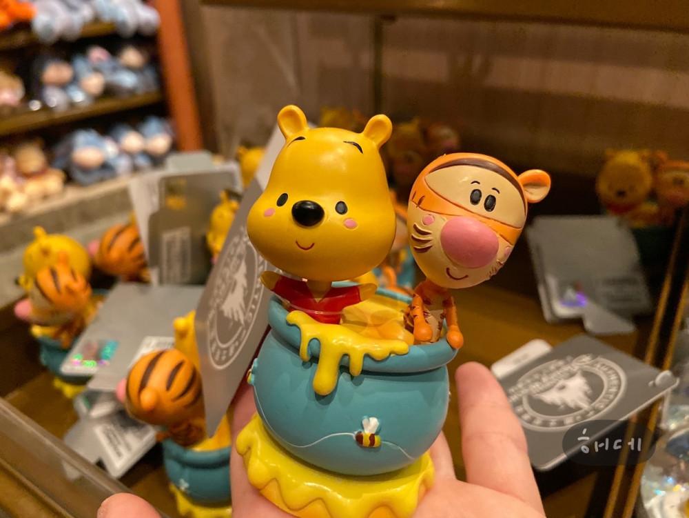 [디즈니랜드 직구] 상하이 디즈니 꿀단지속 푸우/티거 피규어
