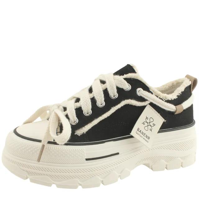 리본 라벨 캔버스화 로우탑 통굽 스니커즈 블랙