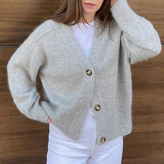 Paul Cardigan pattern by Moreca knit