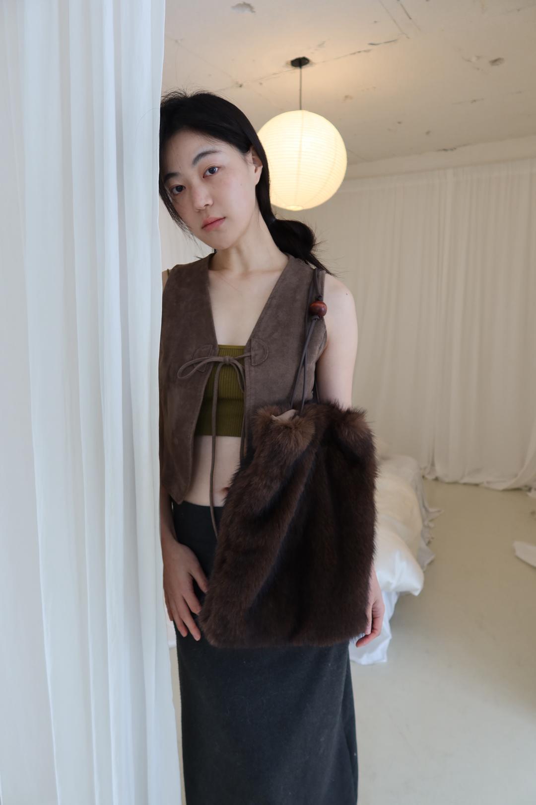 Wood ball Fur bag [Dark brown]