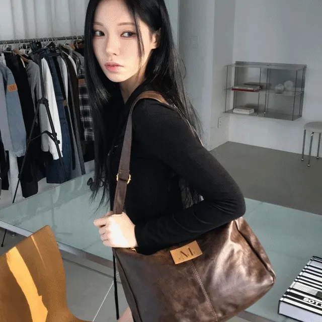 메린 골드 라인 레더 숄더백 남녀공용 (2컬러)