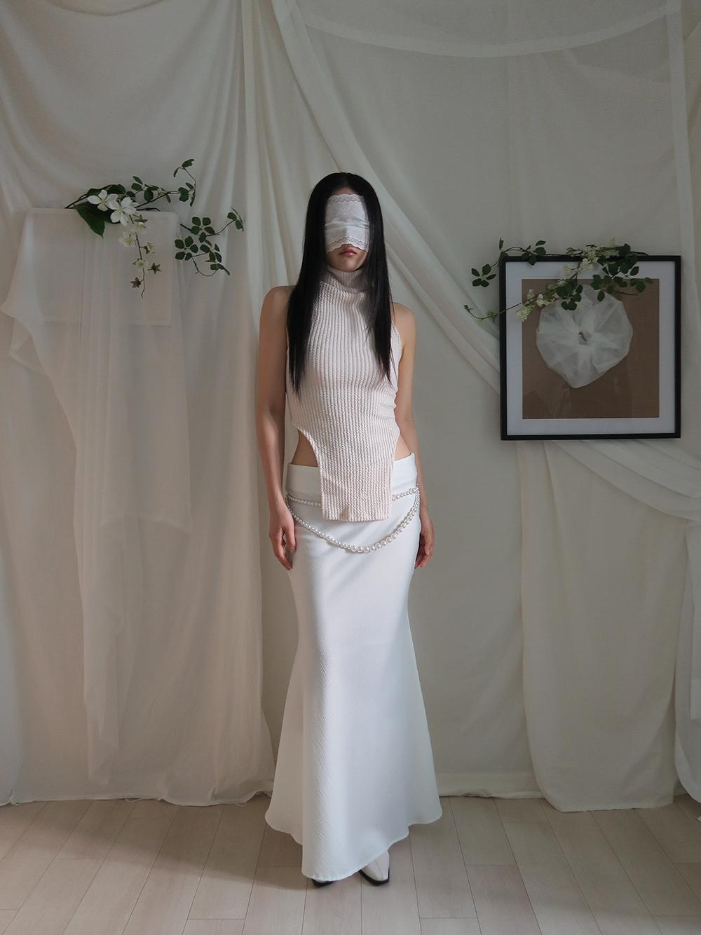 Hoi backless turtleneck top