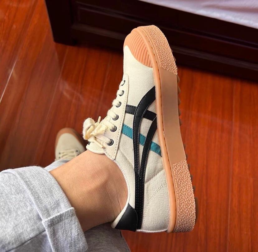 아식스 코트 트레일 크림 화이트 블랙 1203A146-750