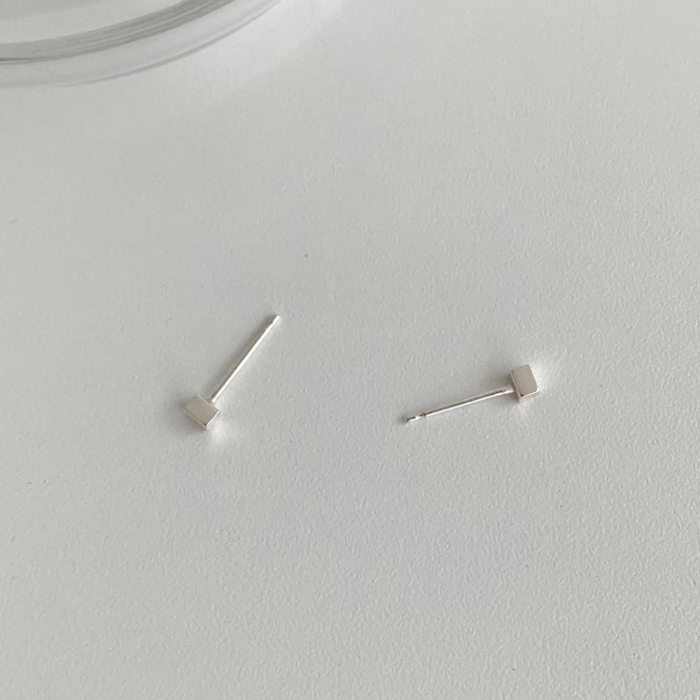 실버925 네모 미니 돌멩이 스터드 귀걸이