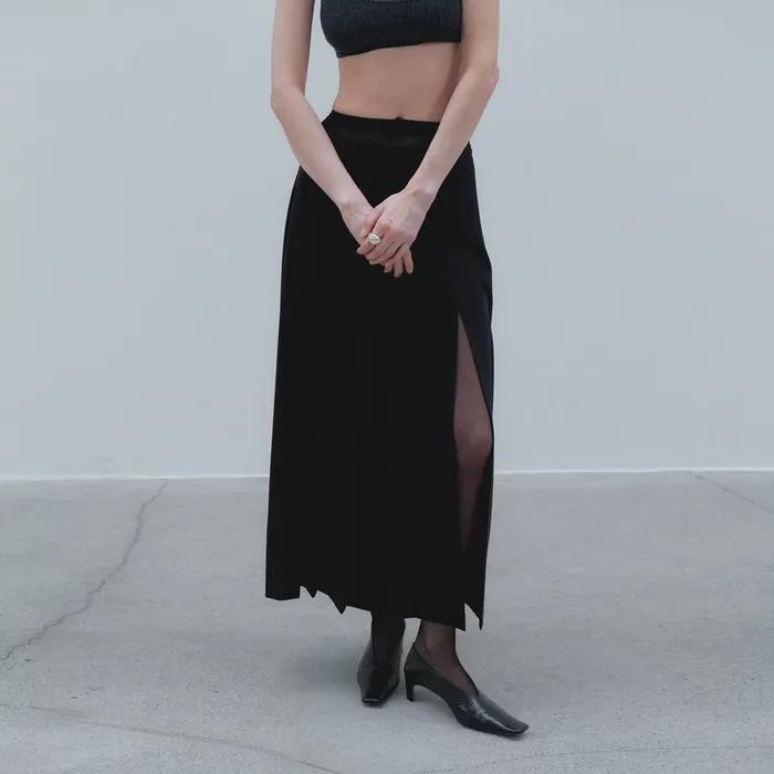 Front Slit Pleats Skirt_Black