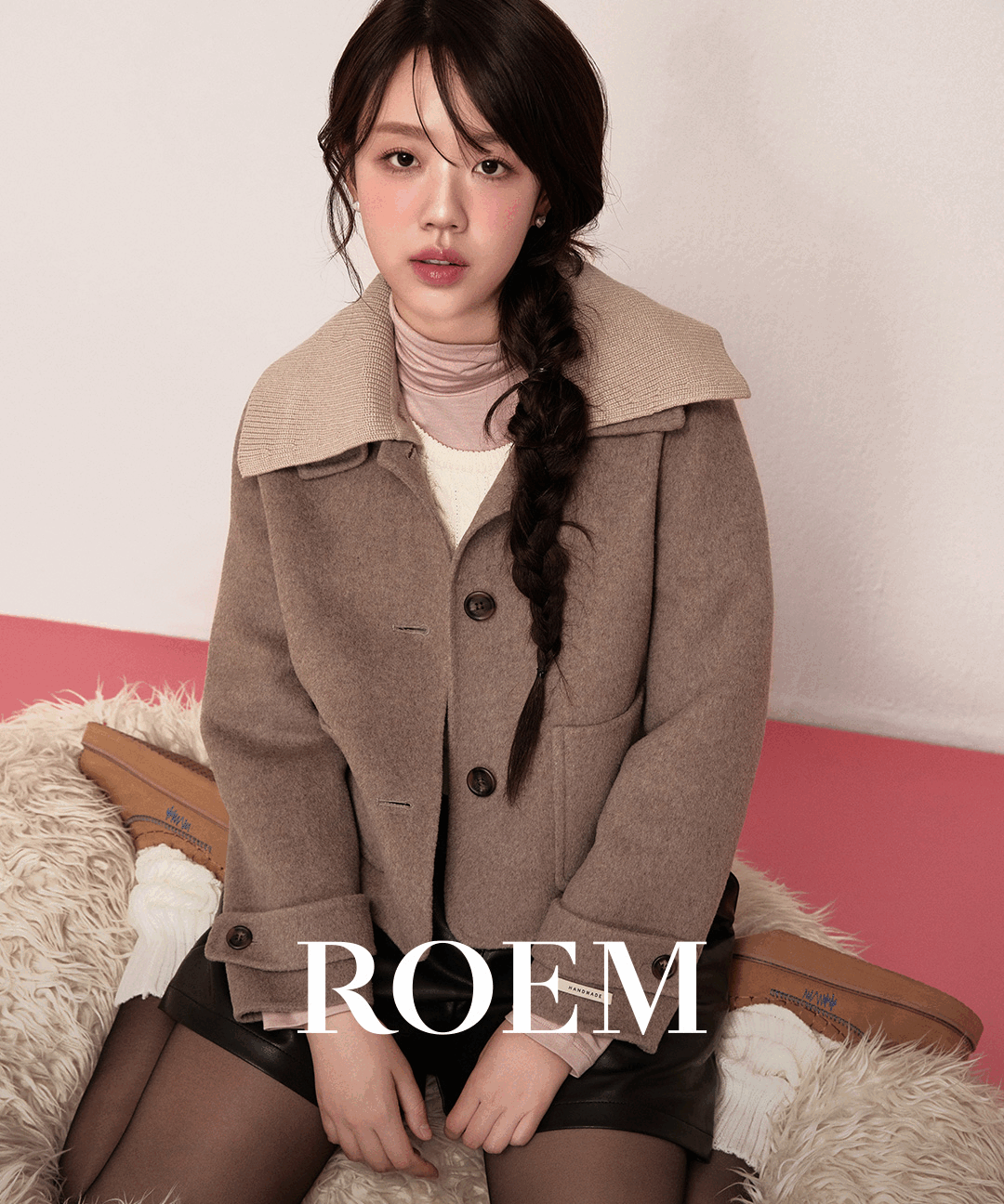 로엠 [지예은PICK](울72%)니트카라 숏코트_RMJHE4TR99