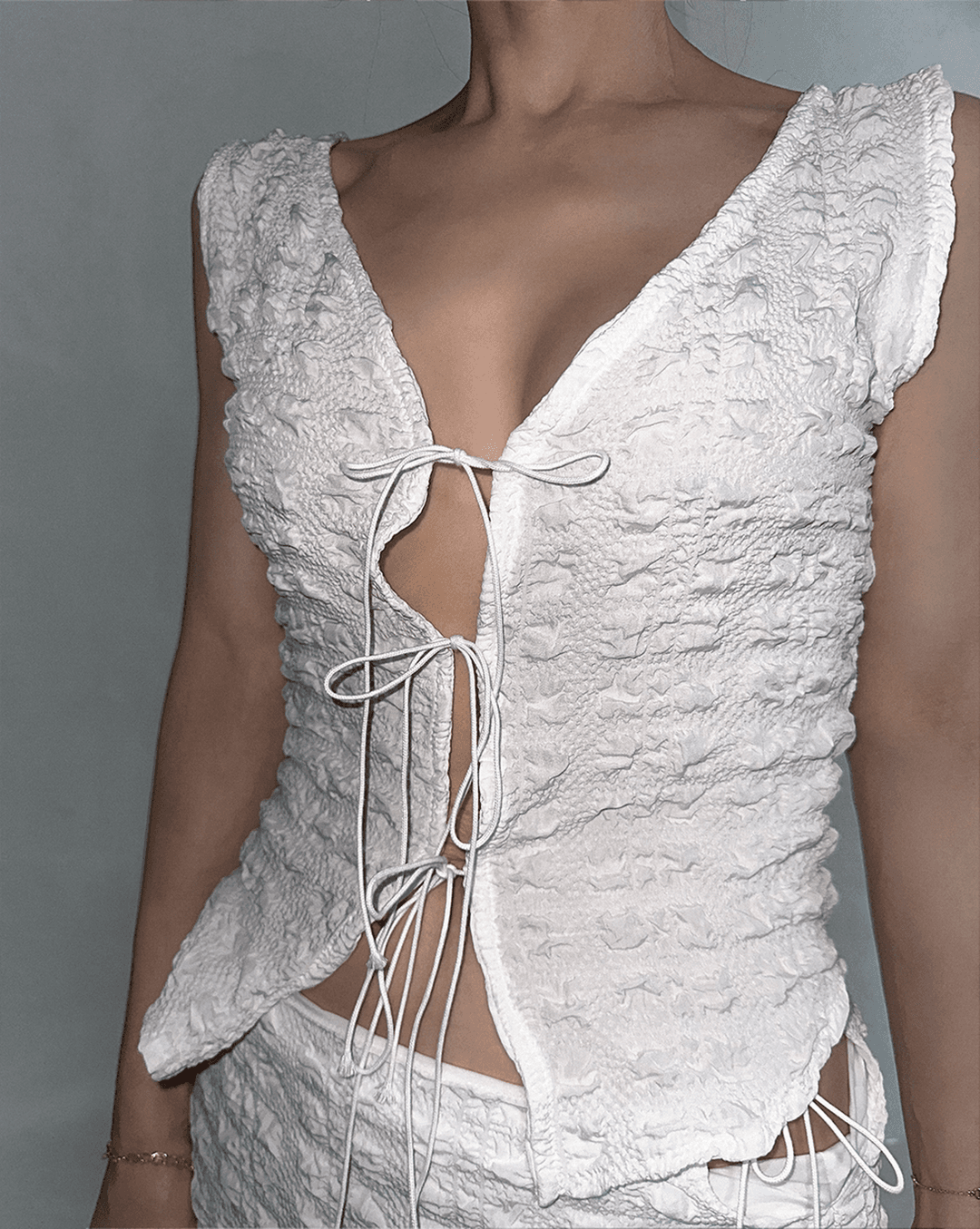 Winkle Slit Sleeveless