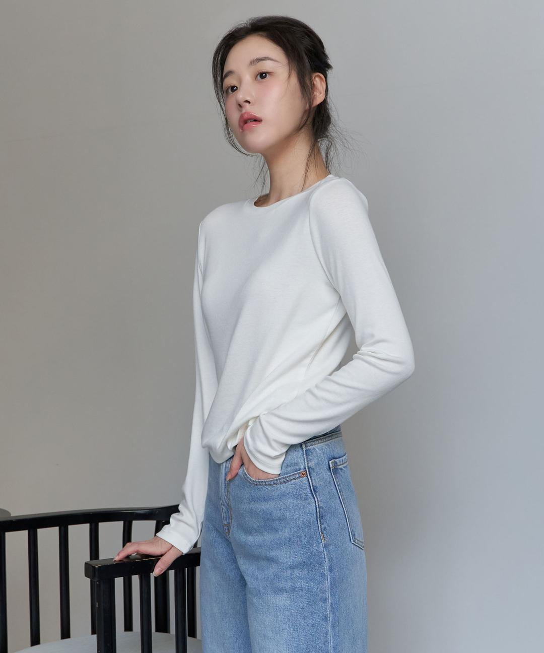 스파오 슬림핏 긴팔티_SPLWF23W03