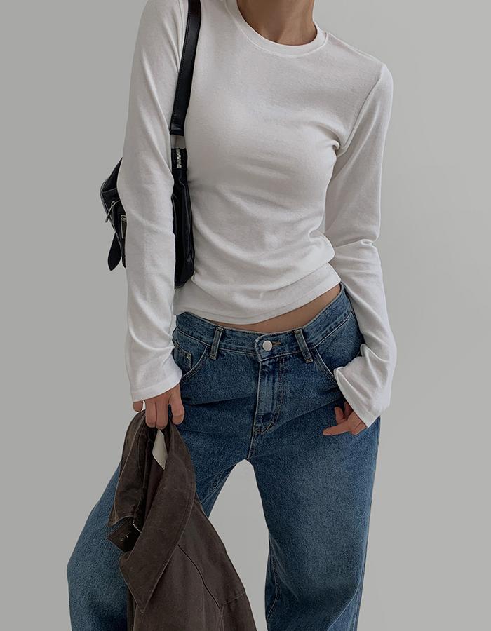 [by LAROOM] 허그티셔츠