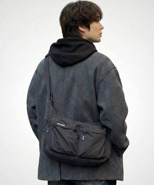 [2COLORS] 멀티 포켓 스퀘어 크로스백