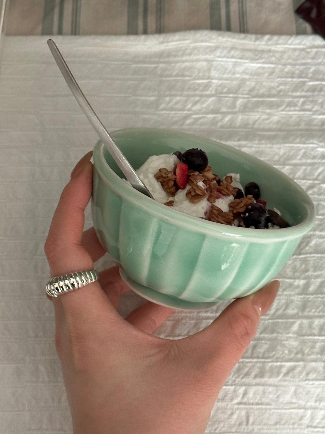 mone yogurt bowl