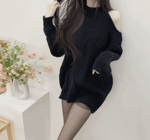 [청순 여친룩] 어깨트임 비버니트ops
