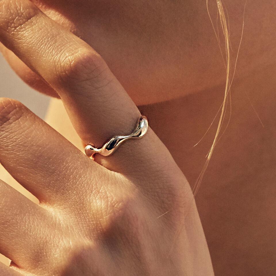 [장윤주, 전소니, 크리스탈 착용] wave ring