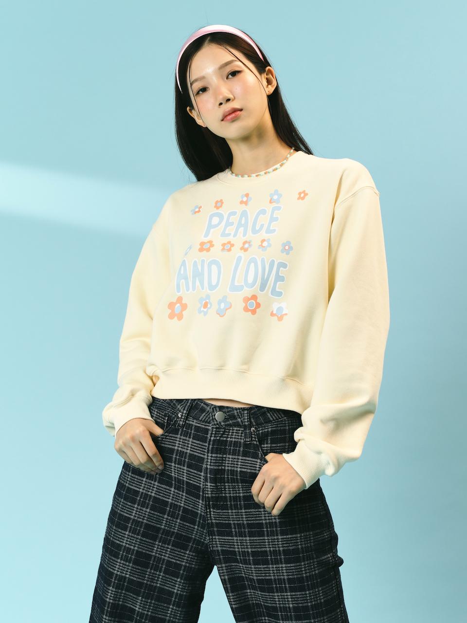 Peace and love Crop Sweatshirts ivory