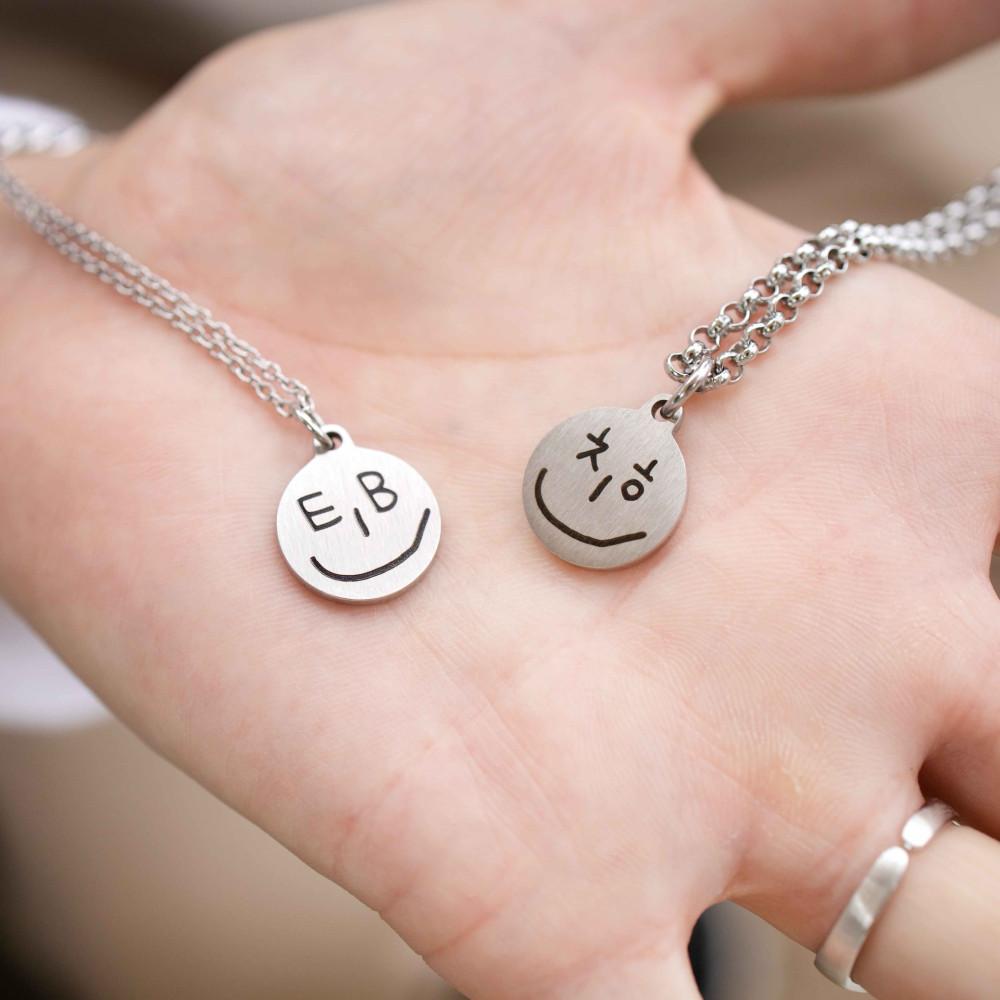 1+1 초성 미아방지목걸이 커플 우정 각인 이니셜 써지컬