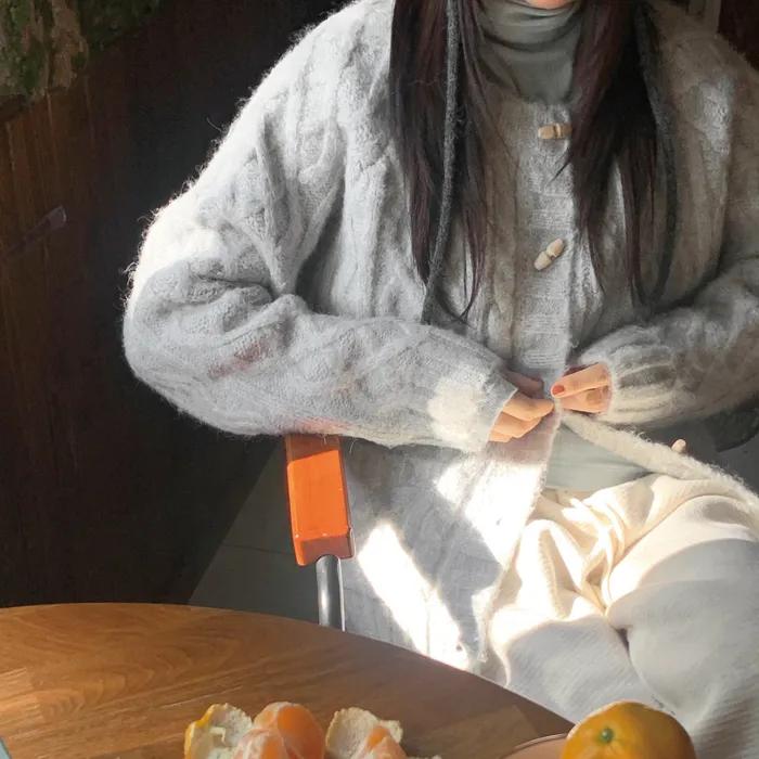 Toggle Button Cable Wool Cardigan (Light gray)