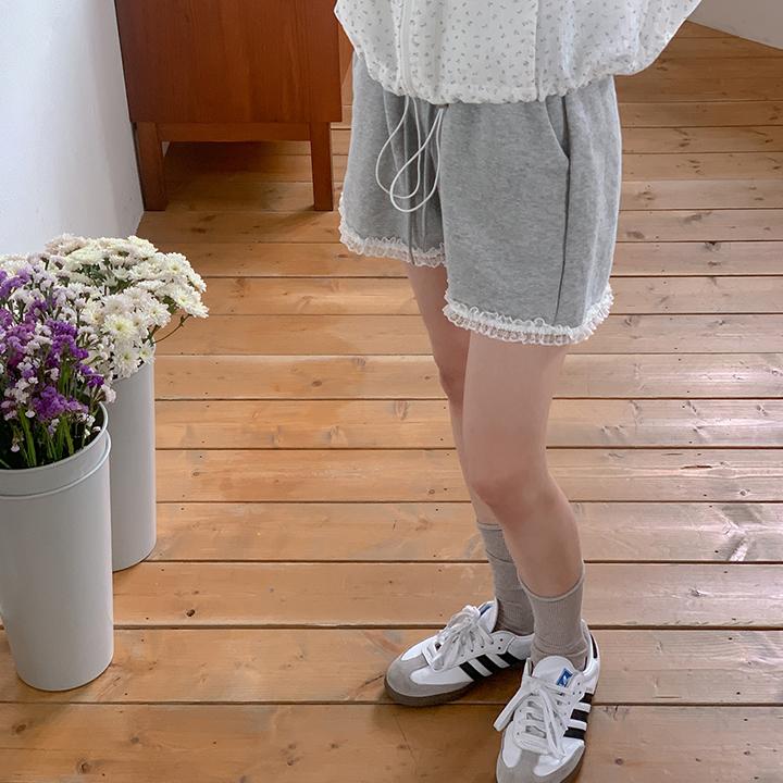 데일리브 [허벅지커버💟] 허리잘록 델리 핀턱 밴딩 반바지 숏팬츠 트레이닝 레이스 반바지 3부 하이웨스트 발레코어 팬츠 - 3color (KD1737)