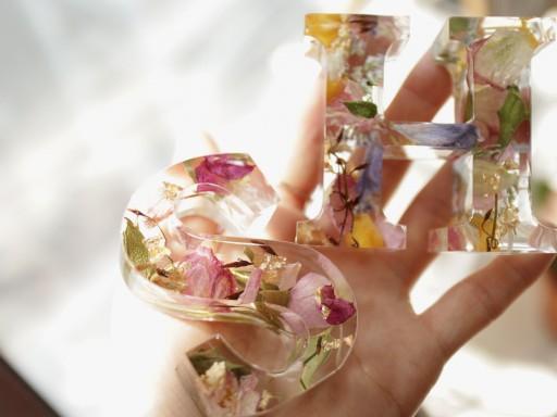 이니셜 드라이 플라워 문진 소품