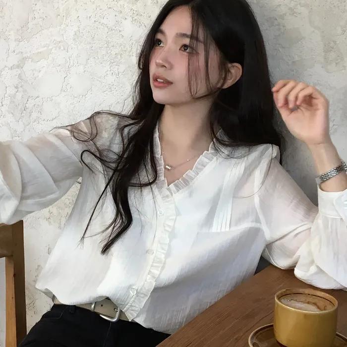 [인플루언서Pick] 브이넥 러플 핀턱 블라우스 - Cream