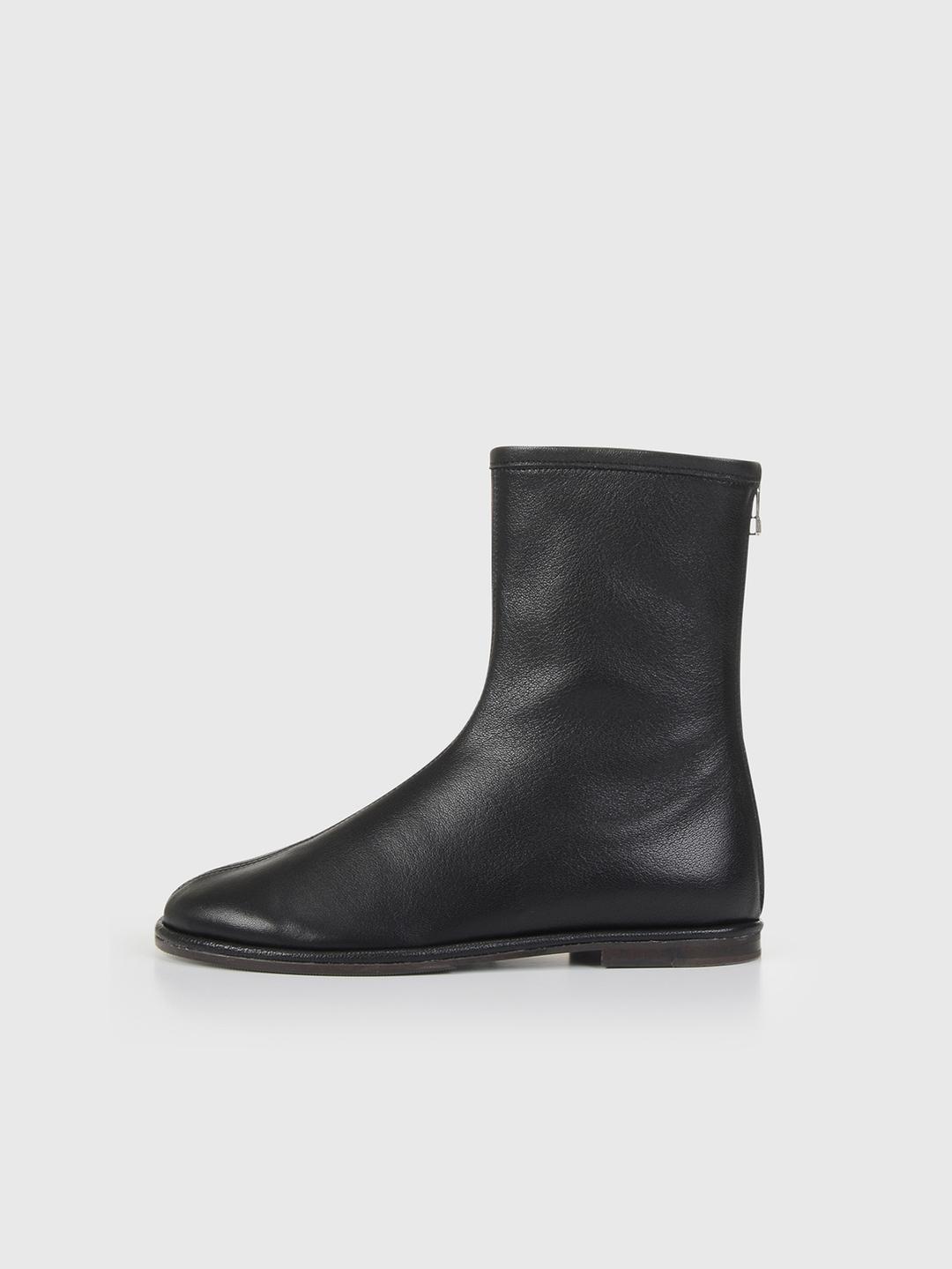 [SA24F19] Flat welt boot BK