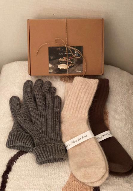 [선물 세트] 장갑1 + 앙고라 양말2