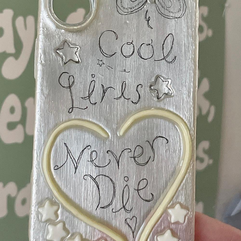 Cool girls Never die