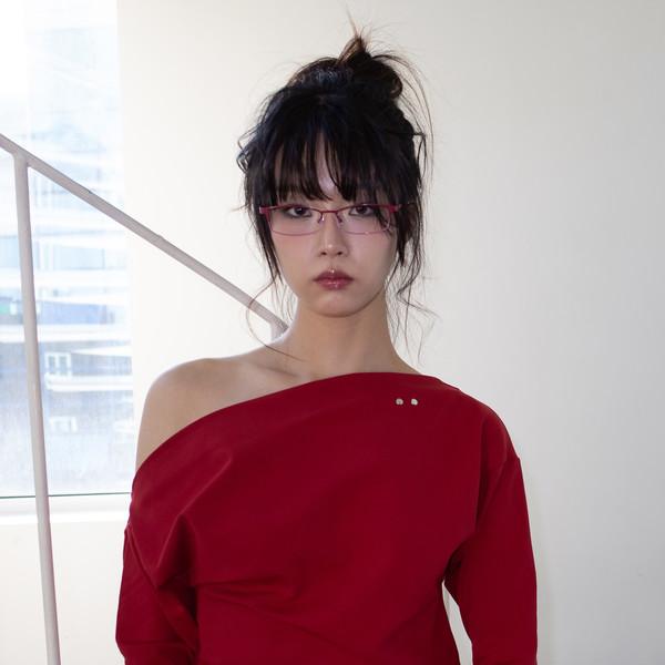 [4차 12/12출고] ONE-SHOULDER ELASTIC T (RED)