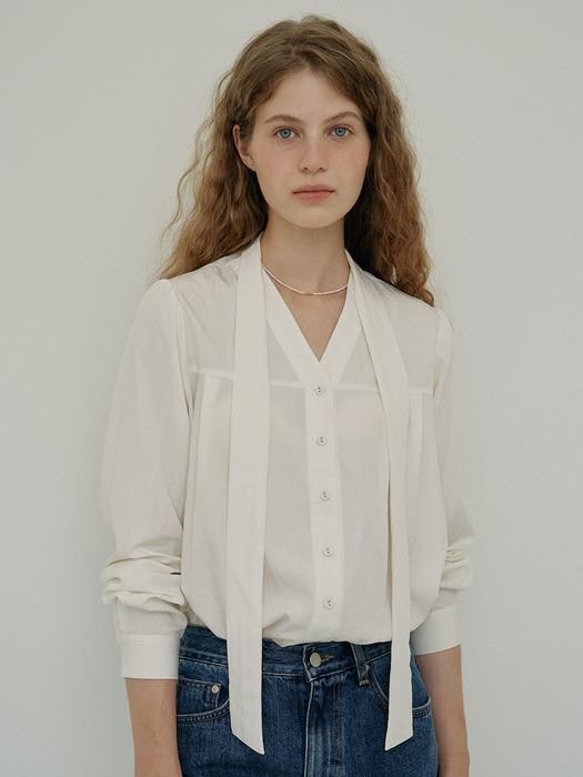 W Front Tuck Scarf Blouse_Ivory
